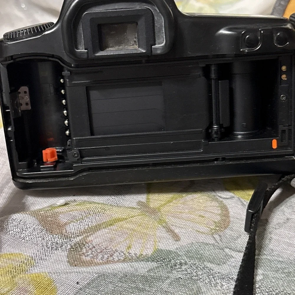 Canon EOS 1000 QD SLR‎ 35mm Film Camera From JAPAN Tested Working With Extras
